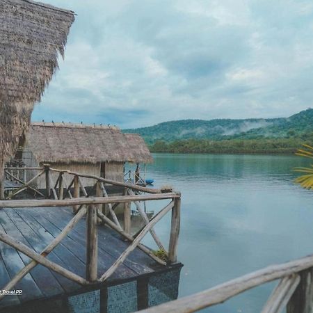 The Floating House Villa Krŏng Kaôh Kŏng Exteriör bild