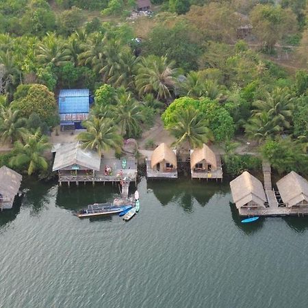 The Floating House Villa Krŏng Kaôh Kŏng Exteriör bild