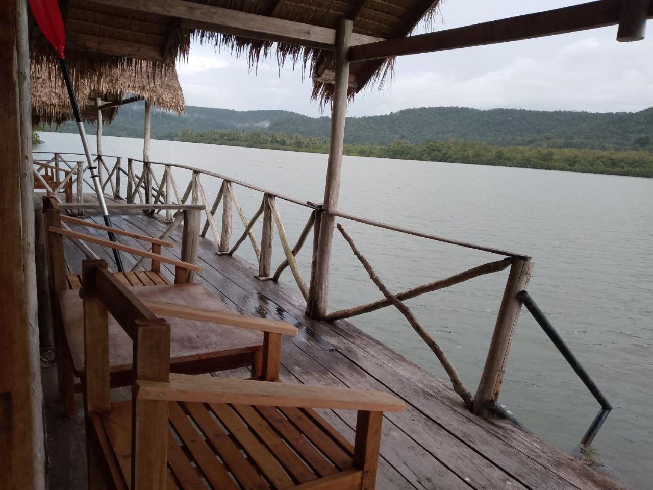 The Floating House Villa Krŏng Kaôh Kŏng Exteriör bild
