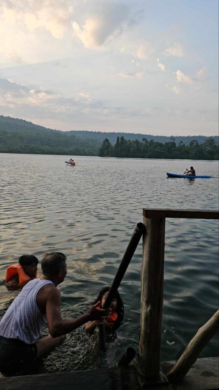 The Floating House Villa Krŏng Kaôh Kŏng Exteriör bild