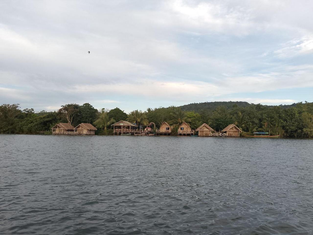 The Floating House Villa Krŏng Kaôh Kŏng Rum bild